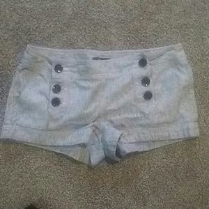 Retro style button shorts
